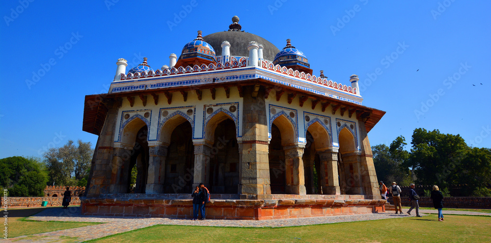 Fototapeta premium Humayun's tomb is the tomb of the Mughal Emperor Humayun in Delhi, India.The tomb was commissioned by Humayun's first wife and chief consort, Empress Bega Begum 