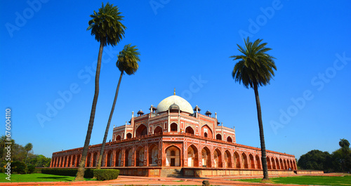 Tableau sur toile Humayun's tomb is the tomb of the Mughal Emperor Humayun in Delhi, India