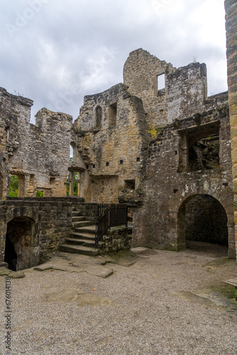 Quadro su tela Ruin of the castle Beaufort near the village Echternach at Luxembourg