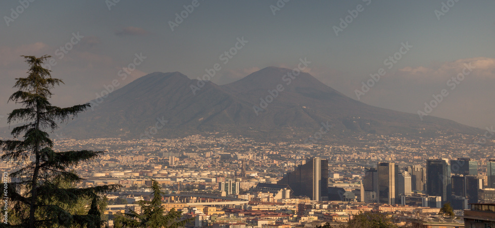 Ville de Naples en italie au pied du volcan Vésuve 