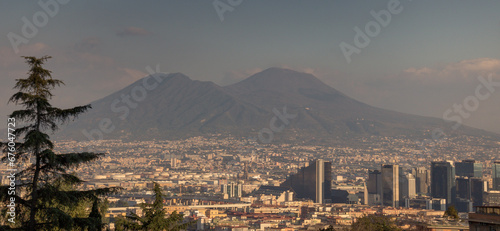Ville de Naples en italie au pied du volcan Vésuve  photo
