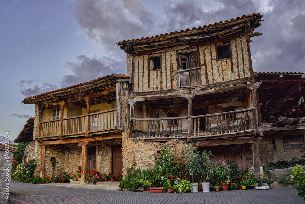 Mogrovejo is a small village declared an Asset of Cultural Interest and Historical Site. It houses ashlar and masonry mansions from the 16th-18th centuries.In Camaleño, Cantabria, Spain Mogrovejo is a small village declared an Asset of Cultural Interest and Historical Site. It houses ashlar and masonry mansions from the 16th-18th centuries.In Camaleño, Cantabria, Spain