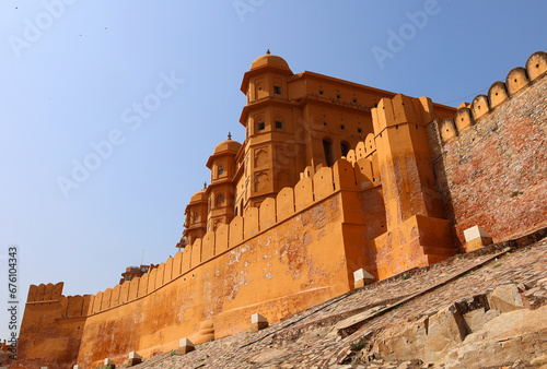 Amber fort were founded by ruler Alan Singh Chanda of Chanda dynasty of Meenas © Daniel Meunier