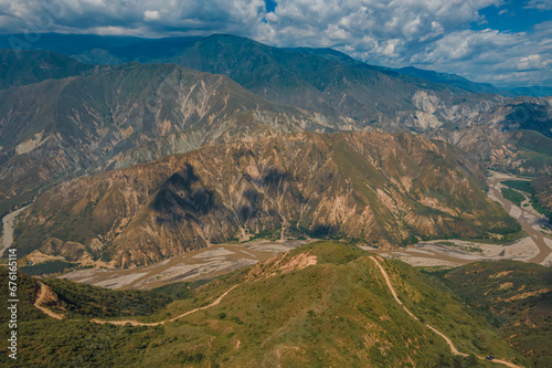 Obraz na płótnie Tarde soleada en el Cañón del Chicamocha, ubicado en Santander, Colombia w salonie