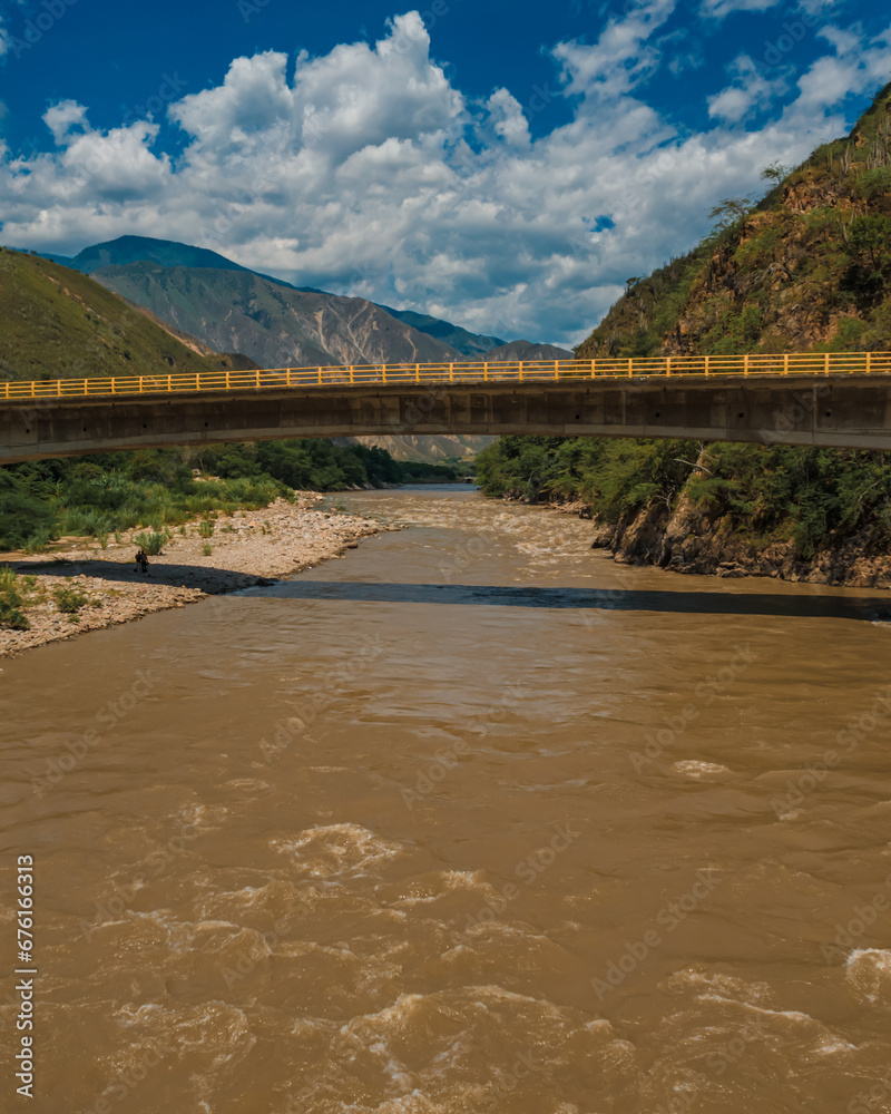 Tarde soleada en el Cañón del Chicamocha, ubicado en Santander, Colombia