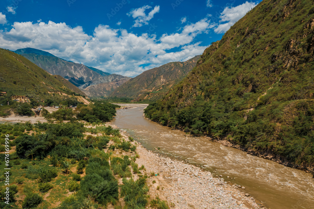 Tarde soleada en el Cañón del Chicamocha, ubicado en Santander, Colombia