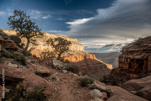 Fényképezés Hermit Trail Begins to Enter The Wide Open Canyon