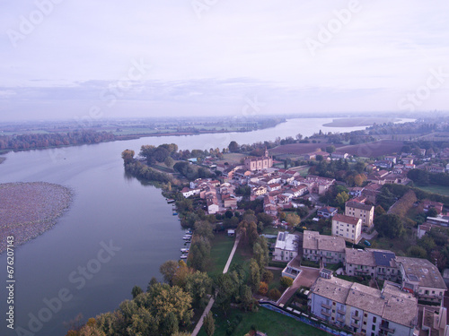 località Angeli frazione di Mantova, vista lago Superiore Mantova e chiesa degli Angeli
