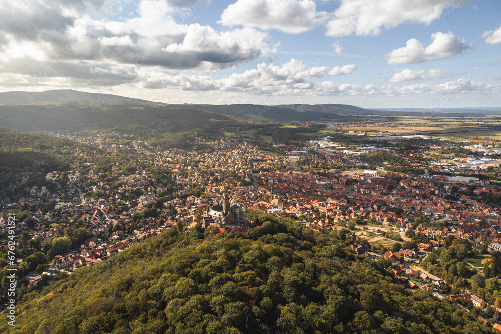 Luftaufnahme Stadt Wernigerode bei schönem Wetter