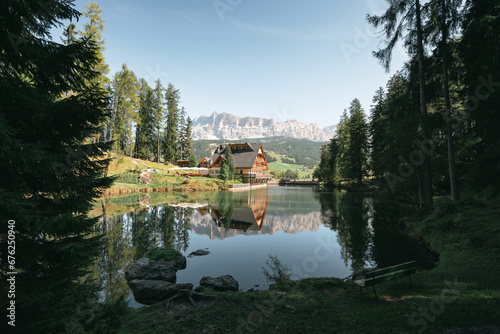 Lago Sompunt im Alta Badia Tal am Fuße des Heiligkreuzkofel in den Dolomiten photo