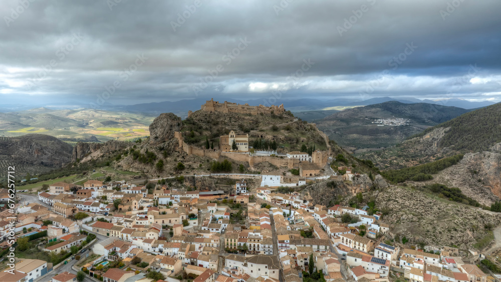 Vista aérea del municipio de Moclín en la provincia de Granada, España