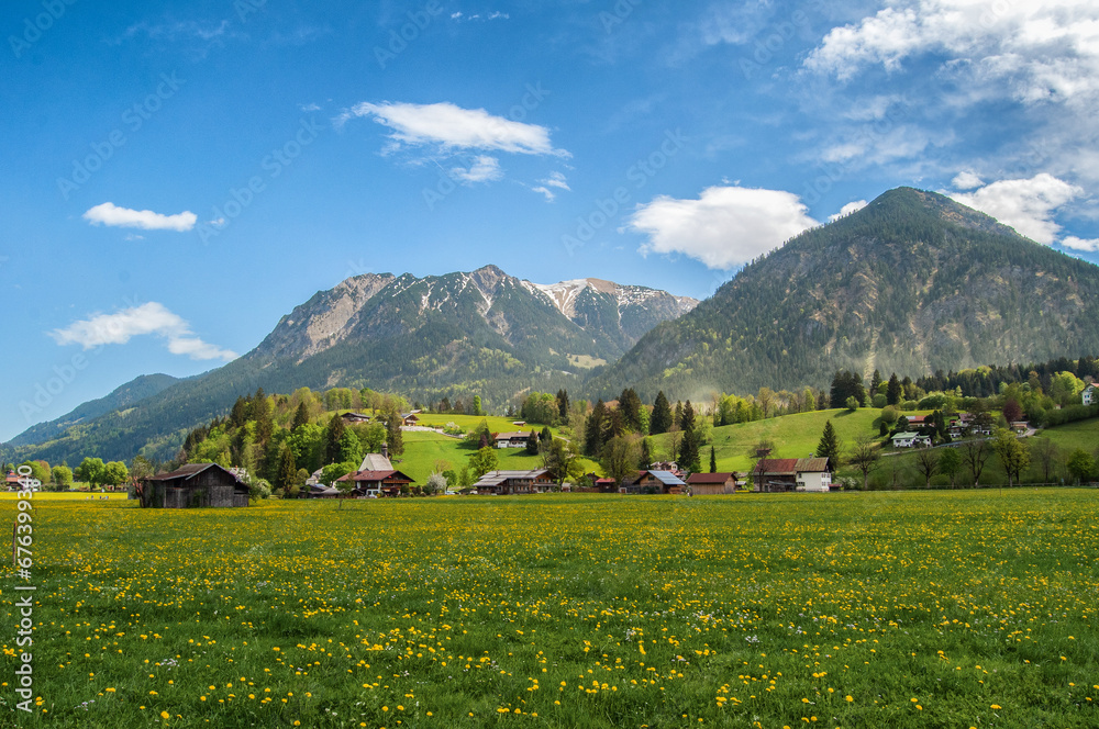 Obraz premium A small town in a mountain valley