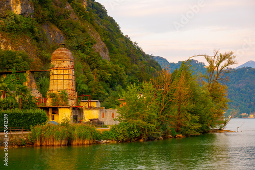 Foto Old Factory Manufactures Hydrated Lime in Clods and Fertilizer on Lake Lugano in Caslano, Ticino in Switzerland