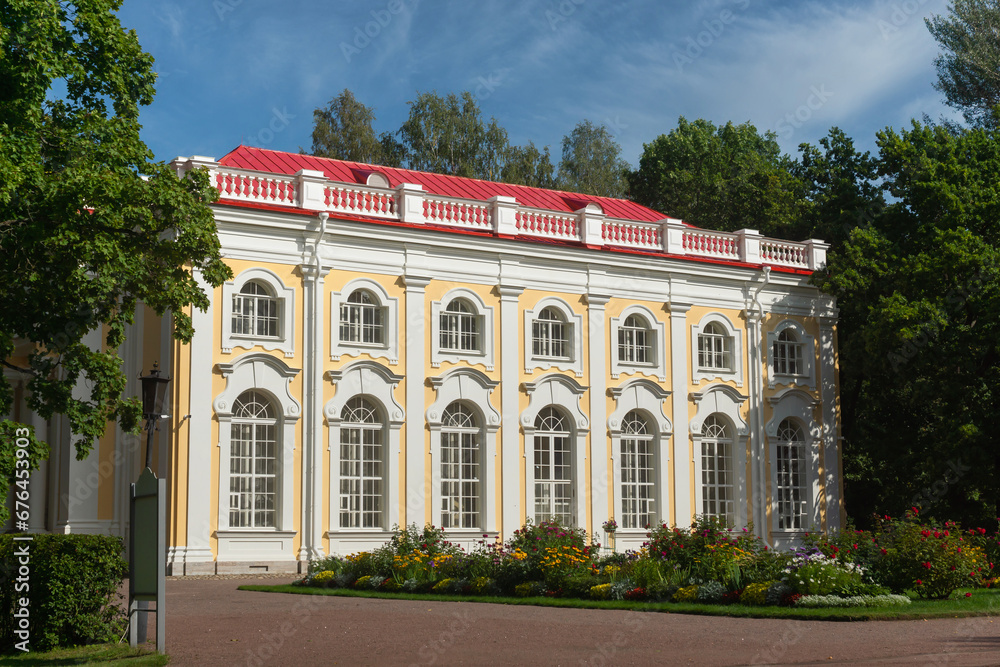 Obraz premium The Great Menshikov Palace, palace and park ensemble.