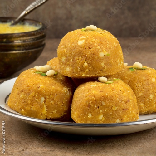 Besan Laddu