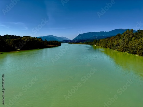 Wallpaper Mural Drau in Föderlach (Kärnten, Österreich) Torontodigital.ca