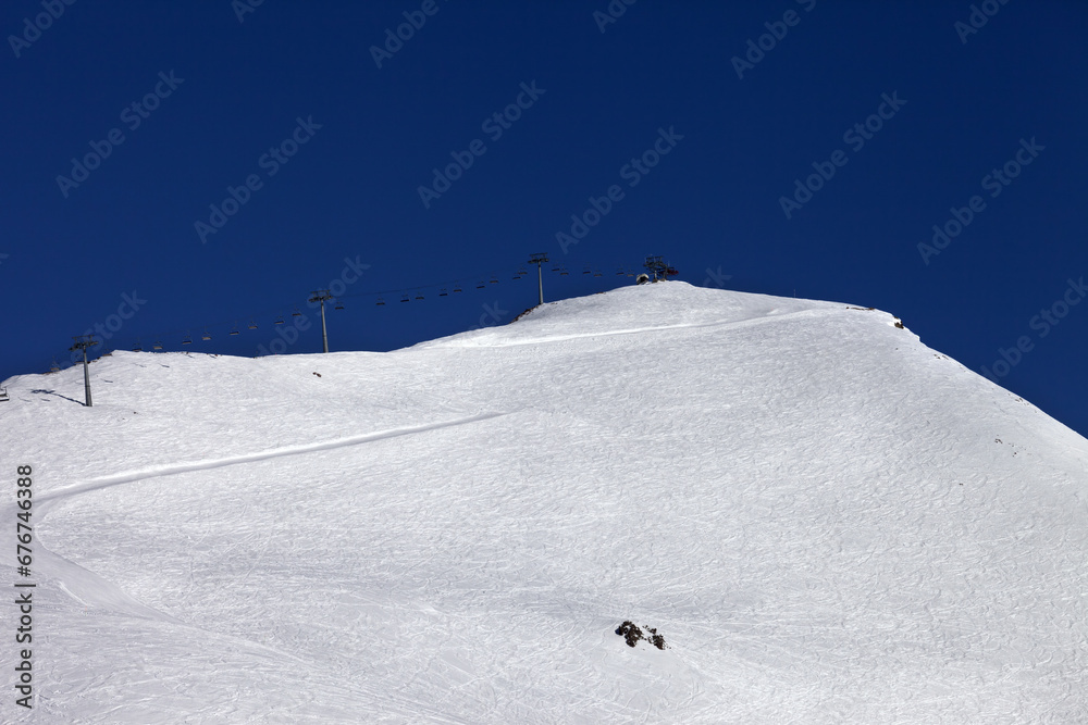 Ski slope and ropeway