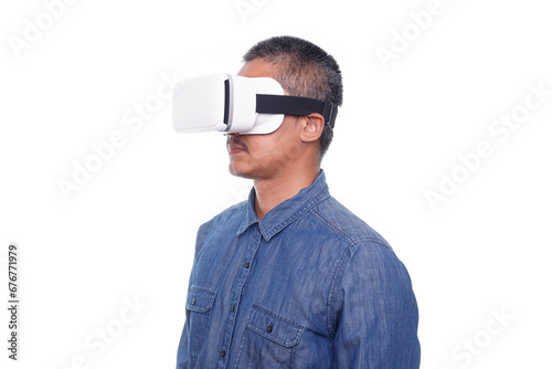 Man wearing virtual reality goggles isolated on white background © natrot