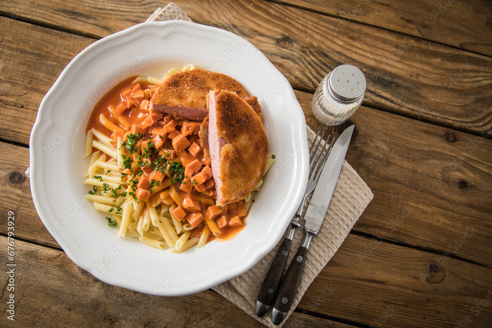 Zdjęcie Stock: Jägerschnitzel nach DDR GDR Rezept mit Jagdwurst paniert ...