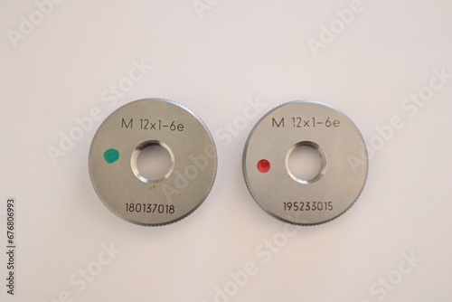threaded ring, threaded cylindrical or conical gauge. It is used to check threaded shafts.