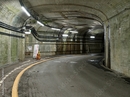 黒部立山アルペンルートの電気バス用のトンネル