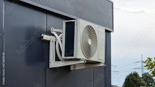 Obraz na płótnie Air Conditioner And Heat Pump