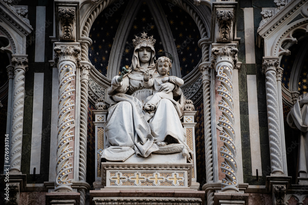 Naklejka premium Details of the statues of Florence, Italy