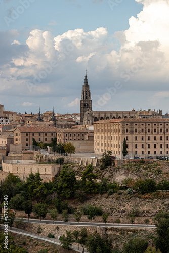 Ciudad, catedral y alcázar de Toledo, España