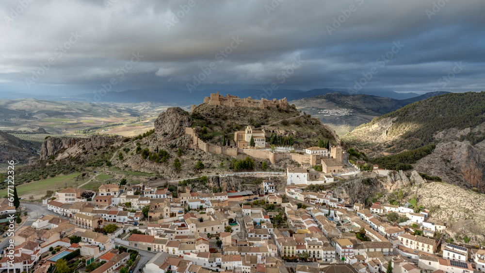Vista aérea del municipio de Moclín en la provincia de Granada, España