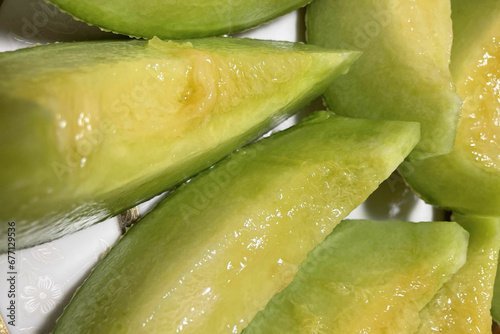 sliced green apple