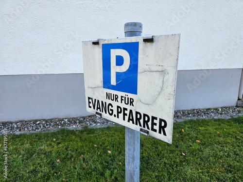 parkschild nur für evangelische pfarrer
