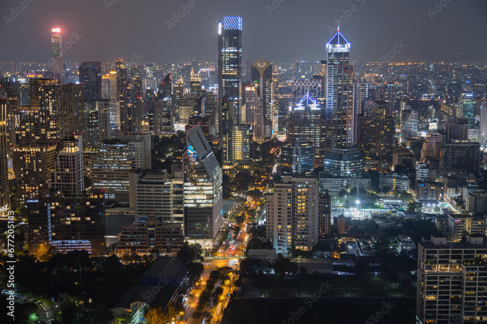 Fototapeta premium Bangkok's downtown financial district and city skyline