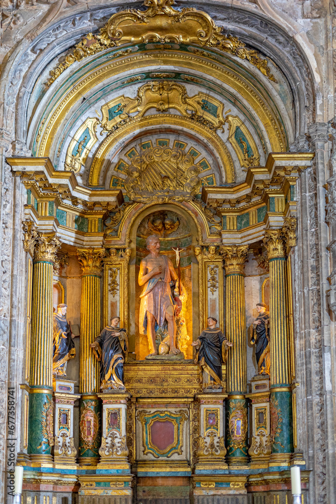 altar with representation of a saint on the side of the Jerónimos church in Lisbon.