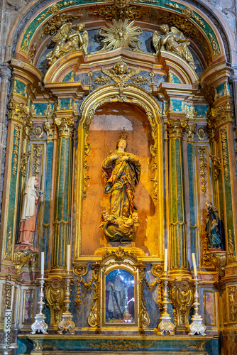 altar with representation of a saint on the side of the Jerónimos church in Lisbon. © Pedro Emanuel 