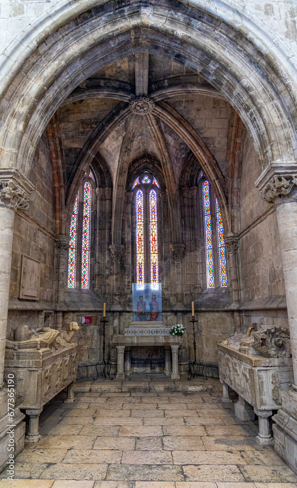Chapel of São Cosimo and São Damião with the statue in the center in the Lisbon Cathedral.