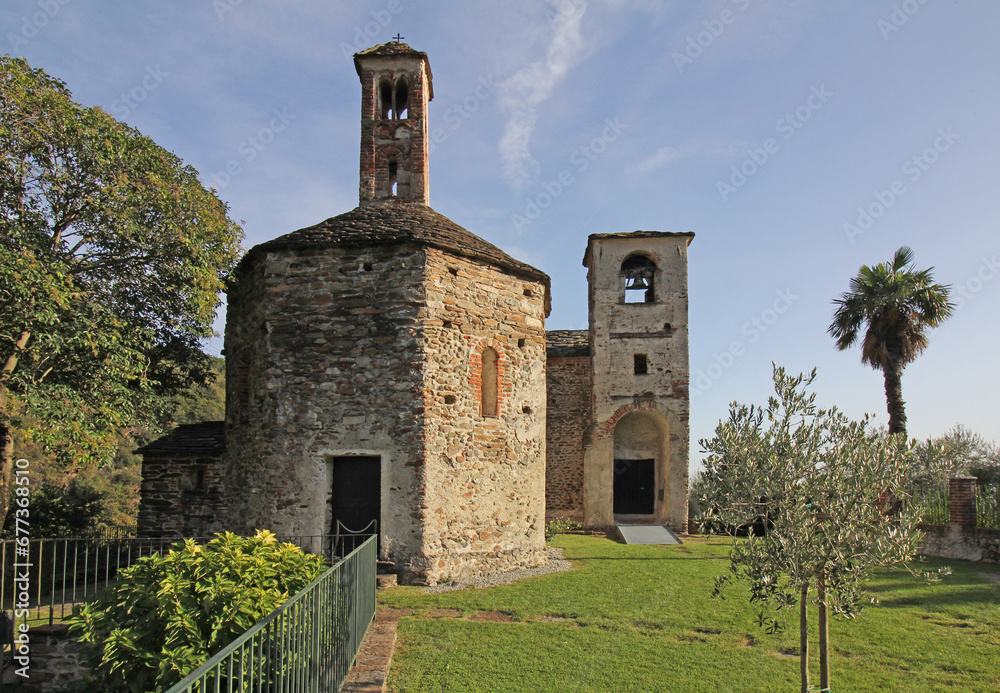 Battistero di San Giovanni e Pieve di San Lorenzo a Settimo Vittone (Torino)