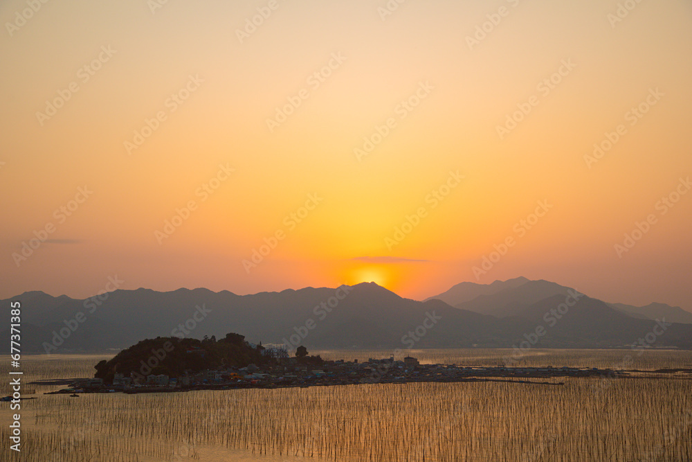 Obraz premium Shajiang Village, Shajiang Town, Xiapu County, Ningde City-Shajiang S Bay-Scenery of the fishing village beach facing the sky at sunset