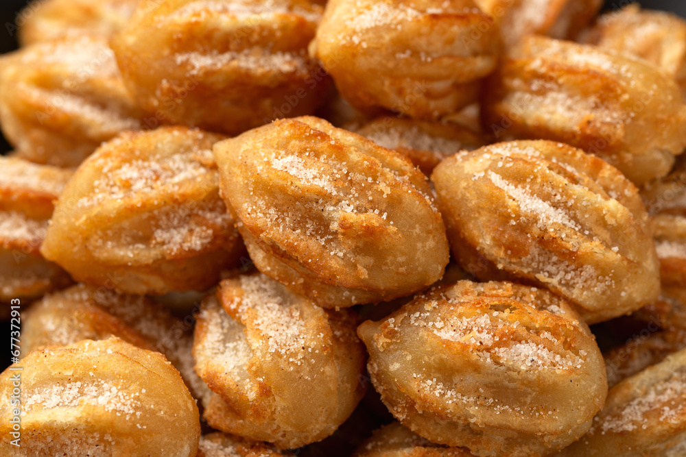 Mini apple pies bites with cinnamon sugar