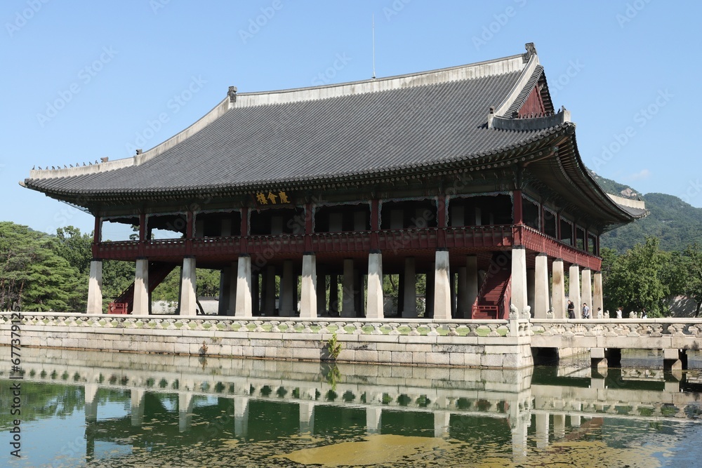 Gyeonghoeru Pavillon im Gyeongbokgung Palast Komplex in Seoul City, Südkorea Gyeonghoeru Pavillon im Gyeongbokgung Palast Komplex in Seoul City, Südkorea