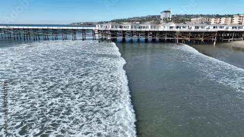 Wallpaper Mural Scenic Wave At Pacific Beach In San Diego United States. Paradise Beach Scenery. Seascape Harbor. Scenic Wave At Pacific Beach In San Diego United States.  Torontodigital.ca
