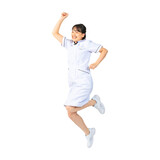 ジャンプする白衣を着た女性　看護師　医師　エステティシャン　切り抜き背景透過PNG
