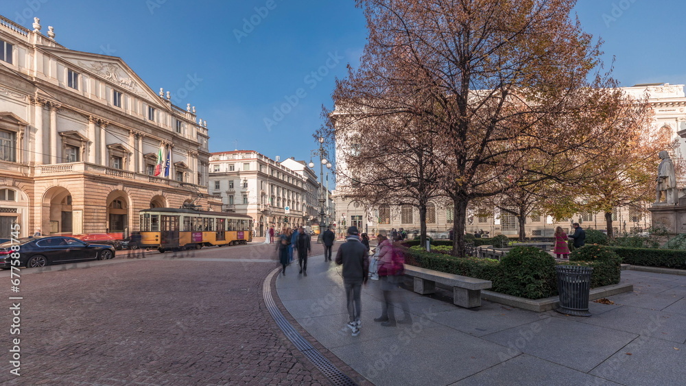 Naklejka premium Panorama showing theater La Scala timelapse and a monument to Leonardo da Vinci