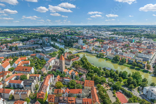 Blick über die östliche Innenstadt der Universitätsstadt Ulm zur Donau und nach Neu-Ulm