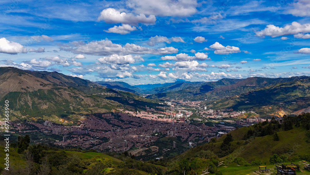 Panorámica de la ciudad de Bello, Antioquia, Colombia.  Captura realizada desde San Felix.