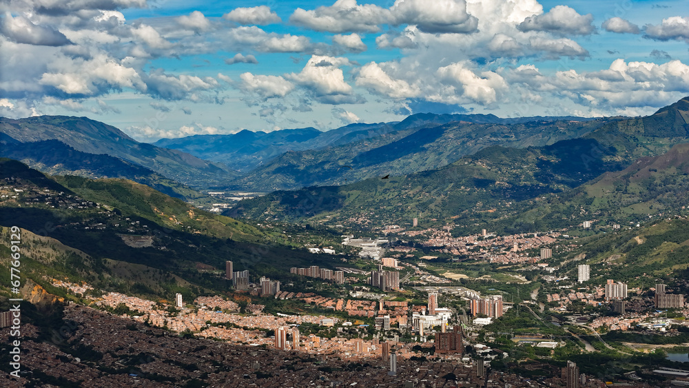Panorámica de la ciudad de Bello, Antioquia, Colombia.  Captura realizada desde San Felix.