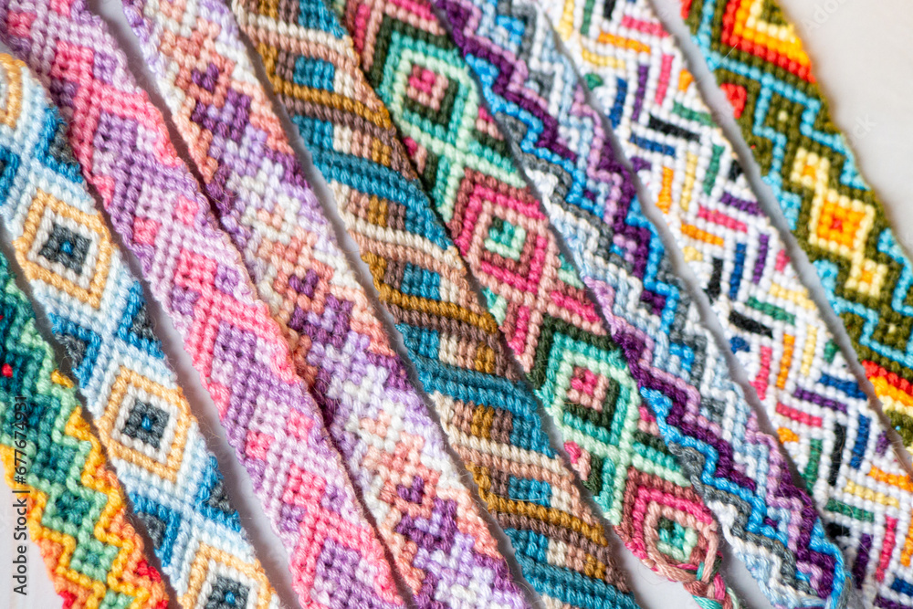 Bracelet brésiliens - bracelets d'amitié colorés - artisanat Bracelet brésiliens - bracelets d'amitié colorés - artisanat