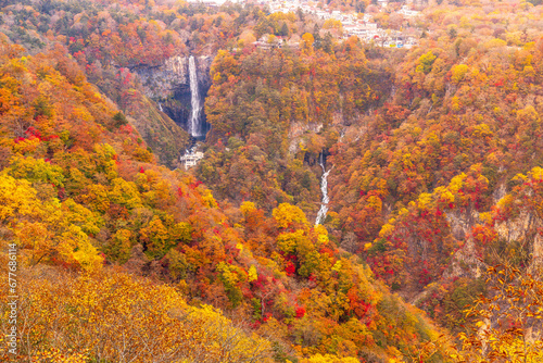 紅葉の明智平展望台から華厳の滝