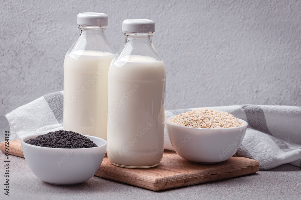 Alternative vegan milk based on sesame seeds.