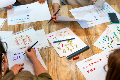 Art lettering workshop. Learning to draw letters. College classes.