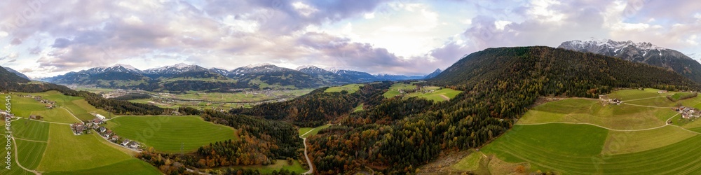 Fototapeta premium Drohnenpanorama, Schwaz, Tirol